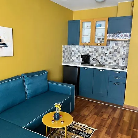 Gondy Studio Apartment